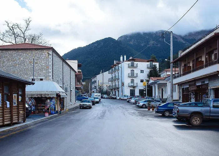 招待所 Papastavrou 卡拉维塔