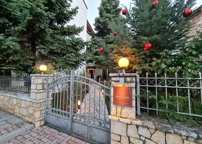 招待所 Papastavrou 卡拉维塔